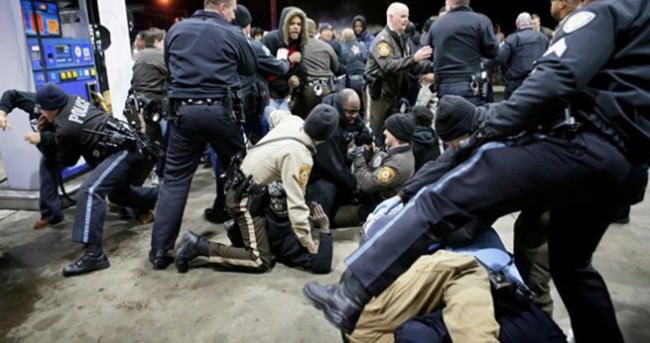 ABD’de polis şiddeti protestosundaki olaylar alevleniyor