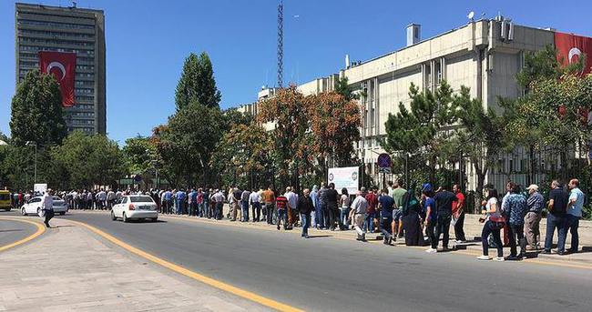 Ankara Emniyetinde durdurulan hizmetler yeniden başladı