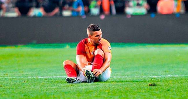 Lukas Podolski 3 hafta yok