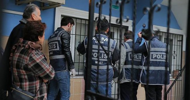 İzmir’de FETÖ operasyonu: 27 kişi tutuklandı