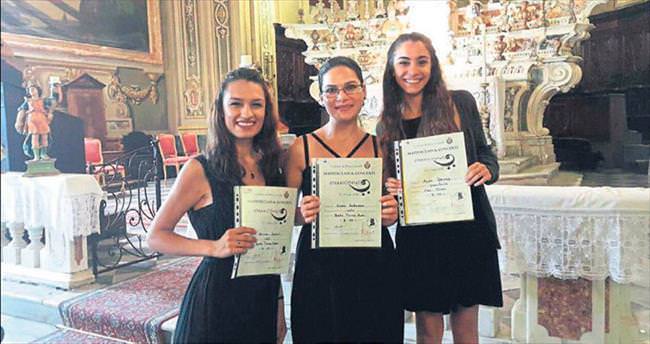 Müzik Öğretmenliği yüksek lisans öğrencileri İtalya’da eğitime katıldı