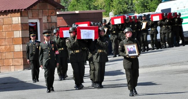 Bitlis’te şehit olan 5 asker ve 1 korucuya uğurlama töreni