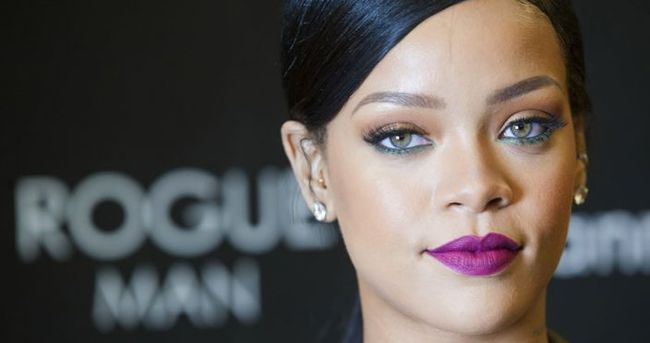 Partinin yıldızı Rihanna oldu