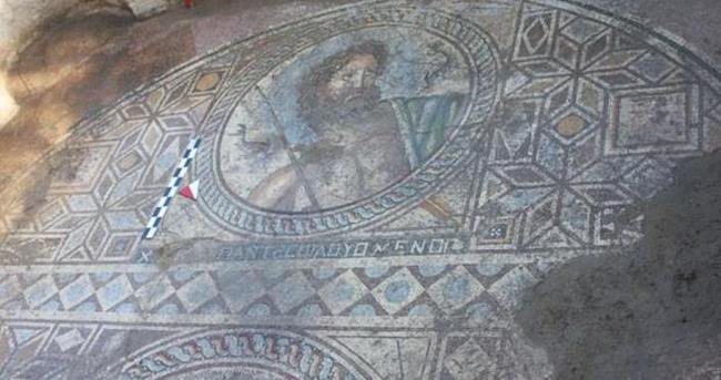 Antik kentte ’Poseidon’ tasvirli mozaik bulundu