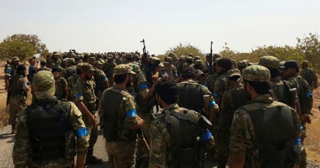 Özgür Suriye Ordusu Suriye sınırının 3 km içindeki Keklice köyünü Daeş’ten aldı