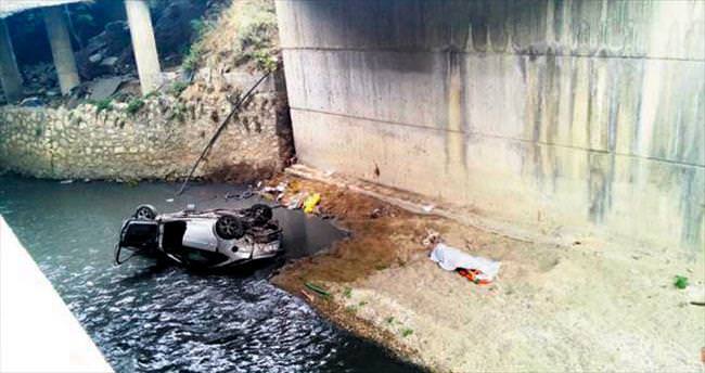 Otomobil 8 metreden kanala uçtu: 1 ölü