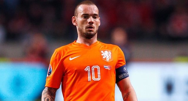 Sneijder’li Hollanda mağlup