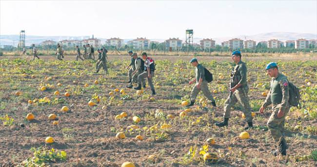 FETÖ’nün izi tarlada sürüldü