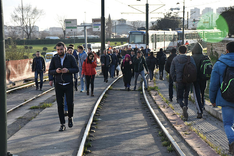 Teknik arıza nedeniyle tramvay seferleri durdu Teknik arıza nedeniyle tramvay seferleri durdu