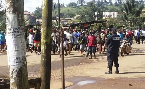 Kamerun'da 30'u üniversitesi öğrencisi 40 kişi kaçırıldı Kamerun'da 30'u üniversitesi öğrencisi 40 kişi kaçırıldı