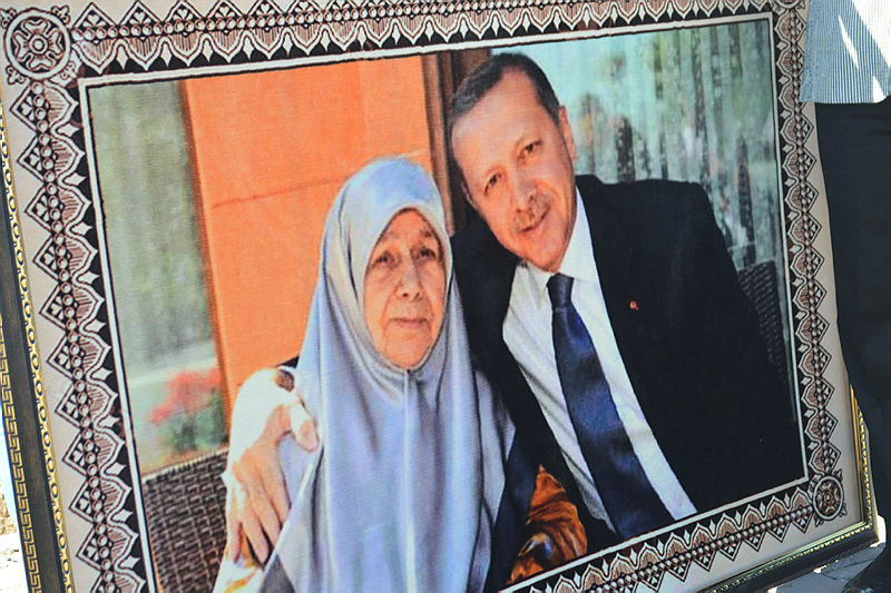 Sevgisini halıya dokudu Remziye ninenin son isteği Cumhurbaşkanı Erdoğan'ı görmek