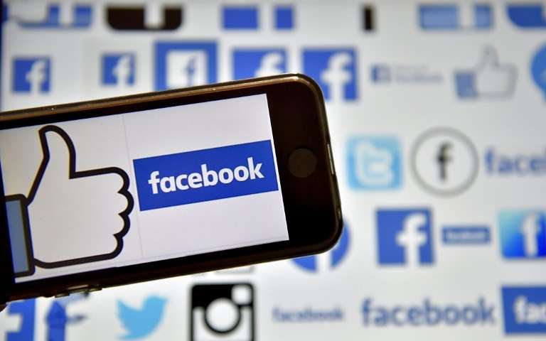 Facebook 1 haftada 50 milyar dolar kaybetti