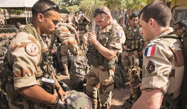 Fransız askerleri YPG PKK'yla iş birliğini artırdı