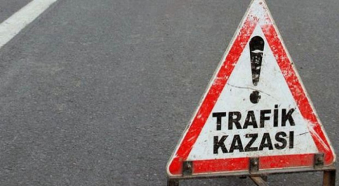 Erzincan'da trafik kazası 9 yaralı Erzincan'da trafik kazası 9 yaralı