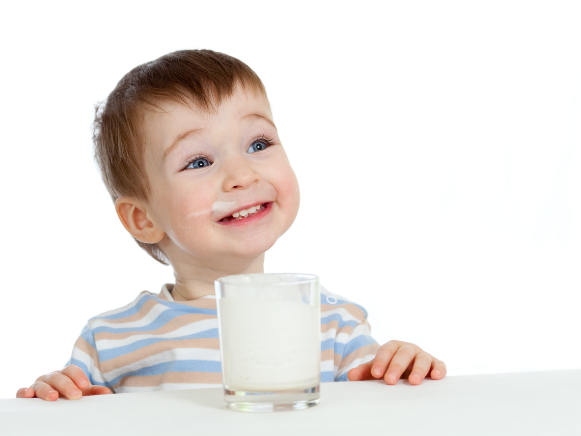 Çocuğunuza yatmadan önce süt içirirseniz