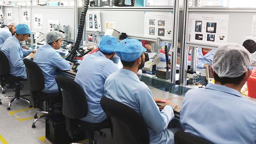 Türkiye'nin 'en büyük yerli' cep telefonu fabrikası hizmete başladı