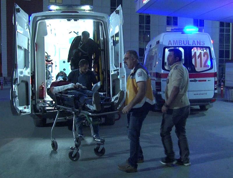 Sivas'ta taşlı sopalı kavga 9 yaralı