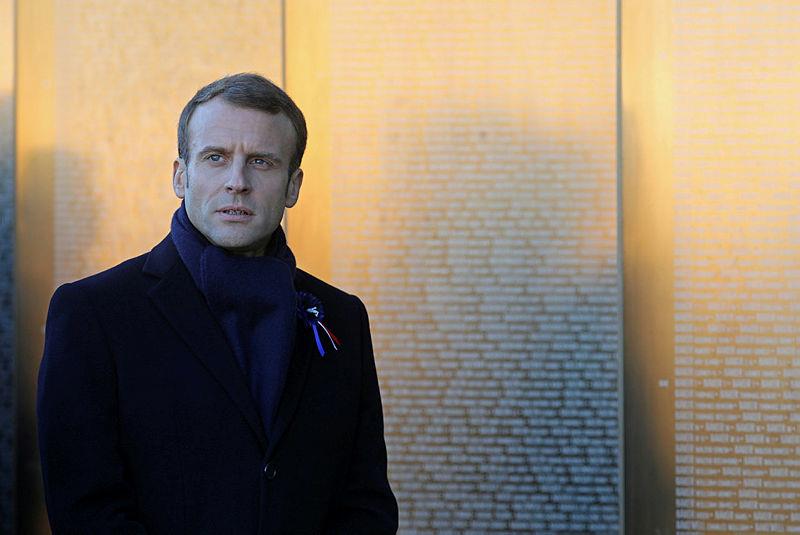 Macron'a hakaret eden şüpheli gözaltına alındı Macron'a hakaret eden şüpheli gözaltına alındı