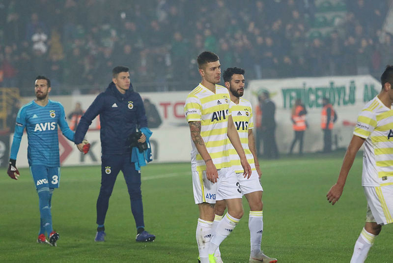 Fenerbahçe'de futbolcular isyan etti İşte ayrılma kararı veren isimler