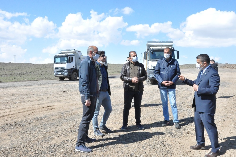 Kaymakam Mehmetbeyoğlu OSB’nin altyapı çalışmalarını inceledi