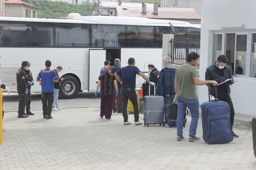Almanya Dan Giresun A Getirilen Turk Vatandaslari Karantina Surecini Tamamladilar Giresun Haberleri