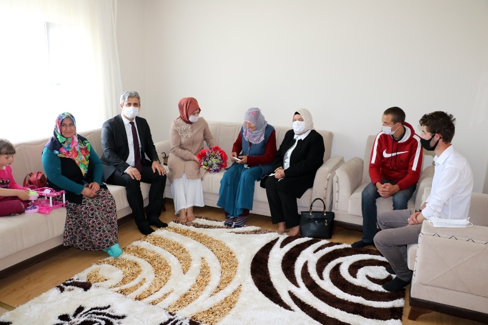 Yaşlı kadın ve 3 torunu sıcak yuvalarına kavuştu - Yozgat Haberleri
