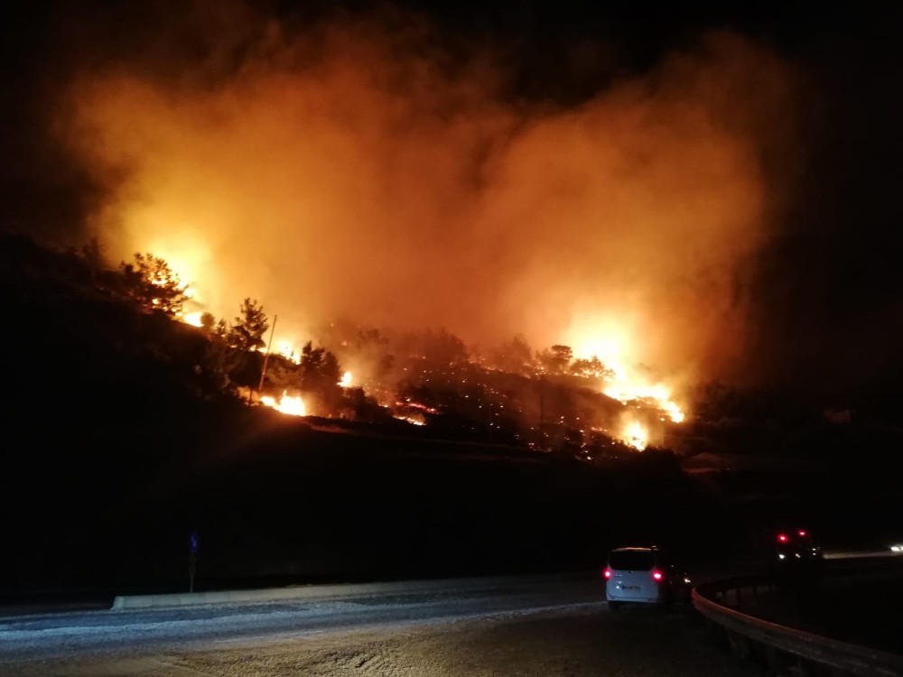 Mersin’de orman yangını: 3 hektar kızılçam ormanı zarar gördü