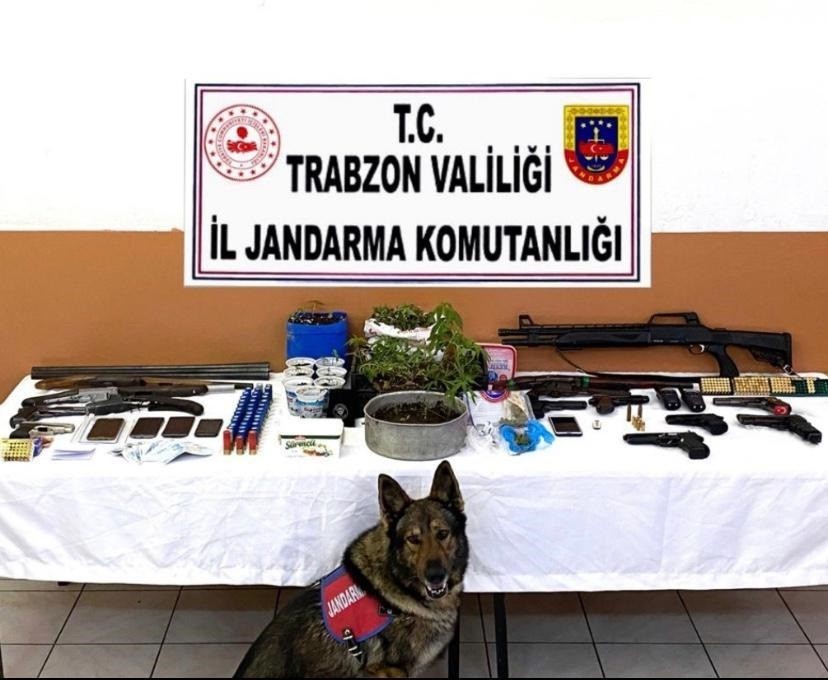 Trabzon’da uyuşturucu çetesine şok baskın