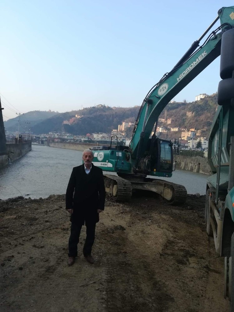 dere yatagina kacak dokulen moloz yiginlari temizlendi trabzon haberleri