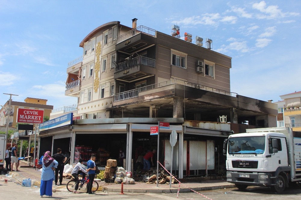 Antalya Da Yaklasik 5 Milyonluk Market Yangini Antalya Haberleri
