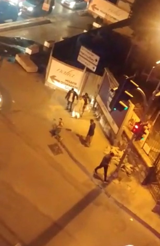 Bahcelievler De Iki Grup Arasinda Bicakli Kavga 1 I Agir 2 Yarali Istanbul Haberleri