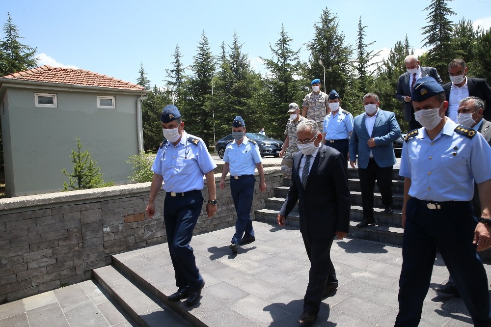 buyuksehir belediye baskani buyukkilic kayseri 2 nci hava ikmal bakim merkezi ni ziyaret etti kayseri haberleri