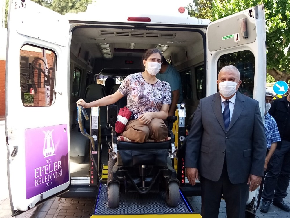 Efeler Belediyesi Engelli Hizmet Aracını tanıttı