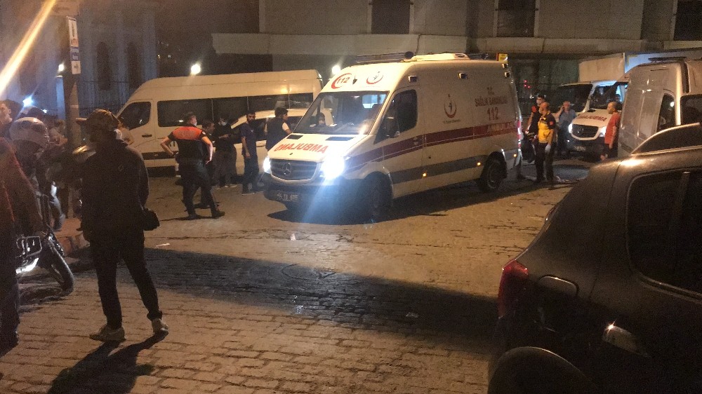 beyoglu nda silahli kavga 2 yarali istanbul haberleri