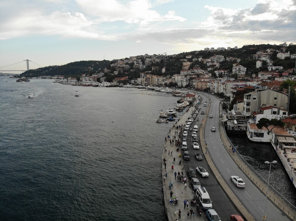 Sokağa çıkma kısıtlaması olmayınca Bebek Sahil hareketlendi İstanbul