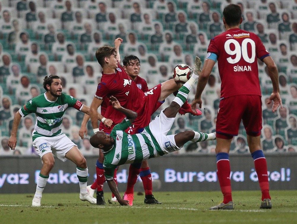 TFF 1. Lig: Bursaspor: 0 - Altınordu: 0 (İlk Yarı Sonucu) - Bursa Haberleri