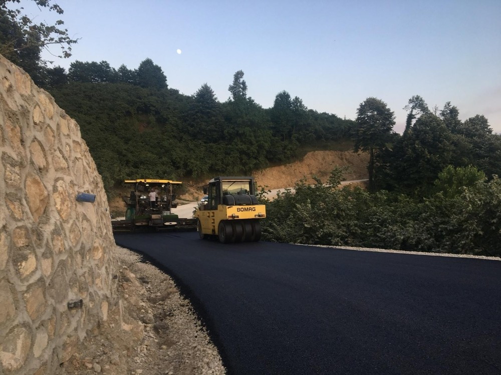 Akcakoca Koylerde Asfalt Ve Kanalet Calismalari Devam Ediyor Sabah Haber Ofisi