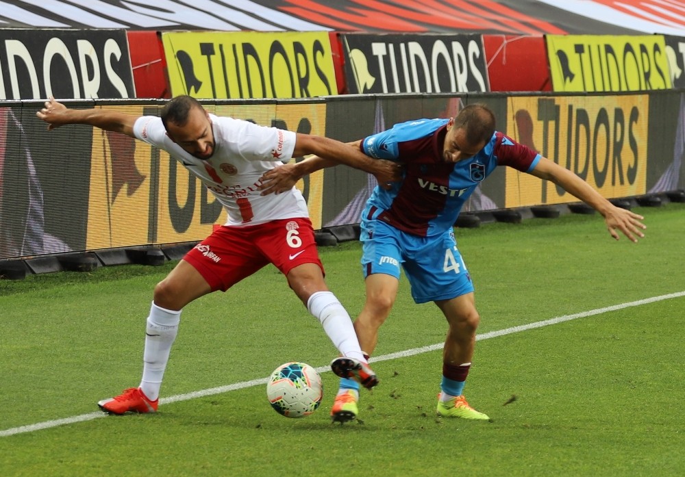 Süper Lig: Trabzonspor: 2 - Antalyaspor: 2 Maç sonucu