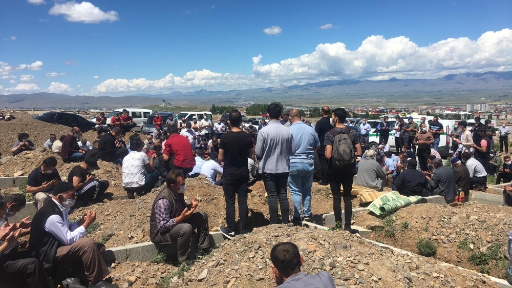 Artvin’de sel felaketinde hayatını kaybeden Musa Taşdemir memleketi Erzurum’da defnedildi
