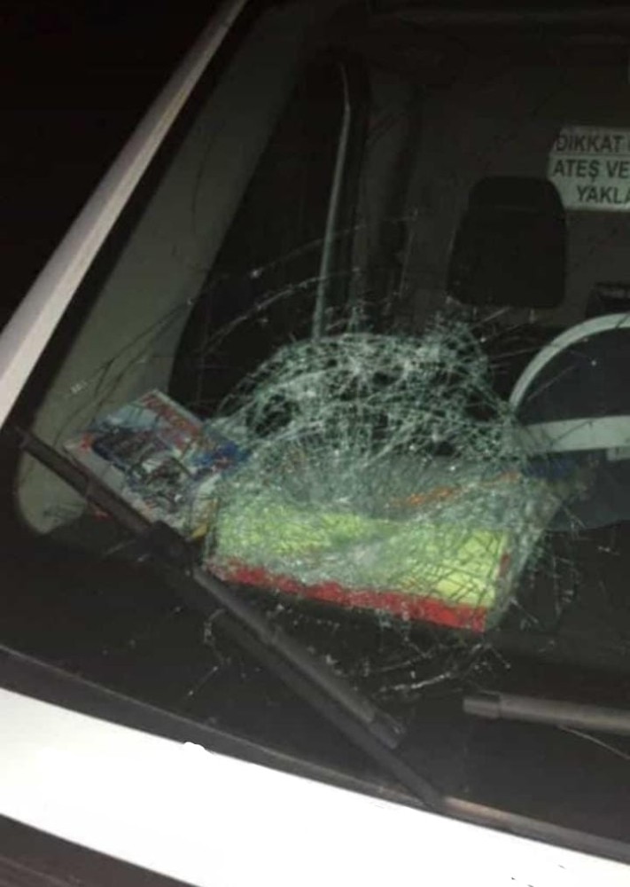 Diyarbakır’da ambulansa taşlı saldırı