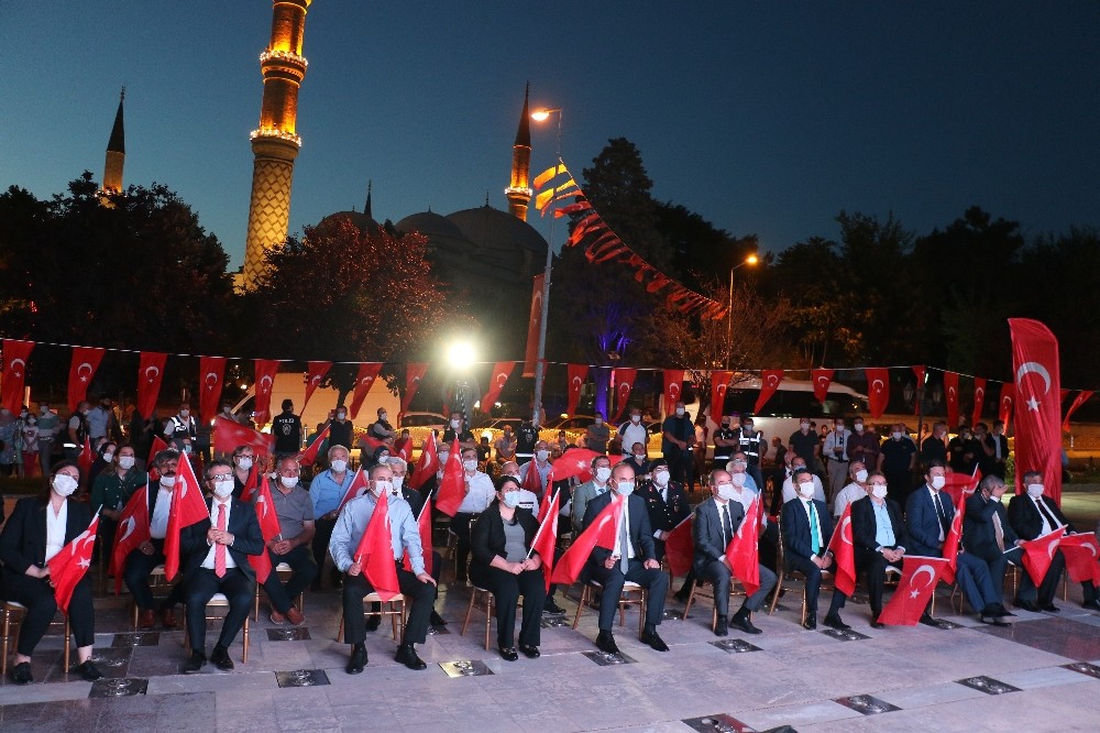 Selimiye’de 15 Temmuz anısına ‘Birliğimiz daim olsun’ mahyası