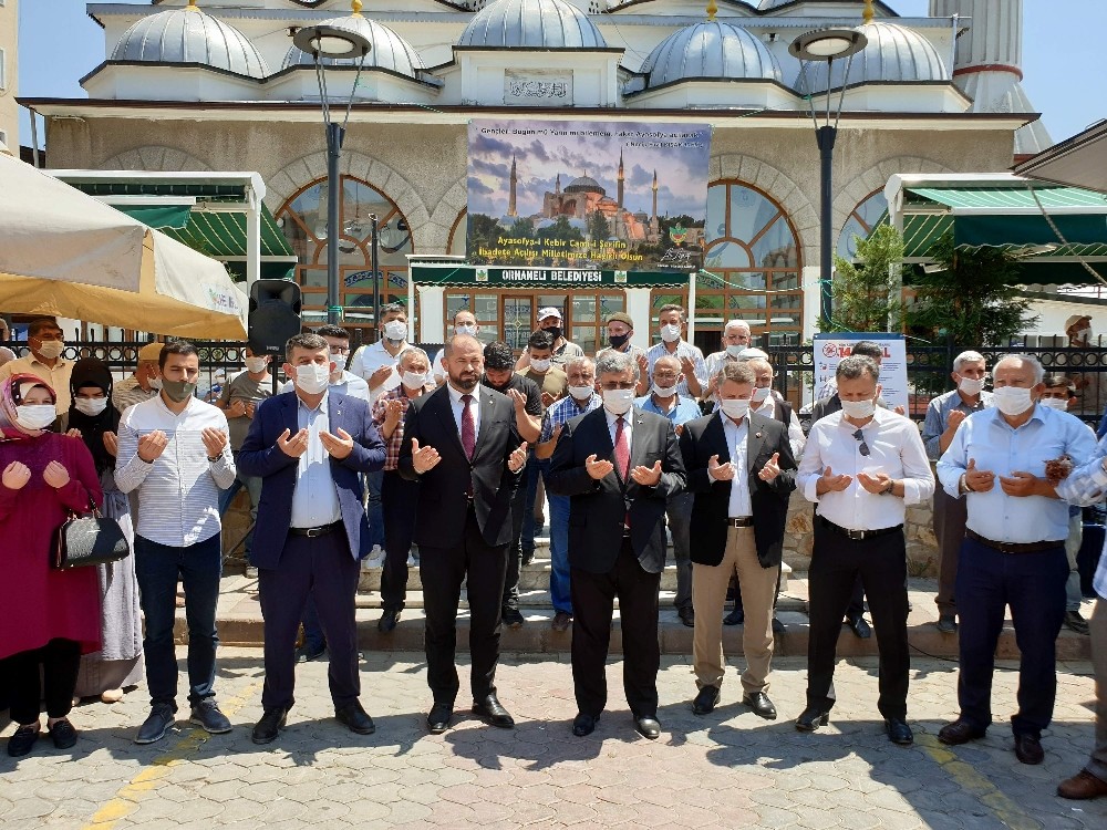 Ayasofya Camii için Bursa’da lokma dağıtıldı