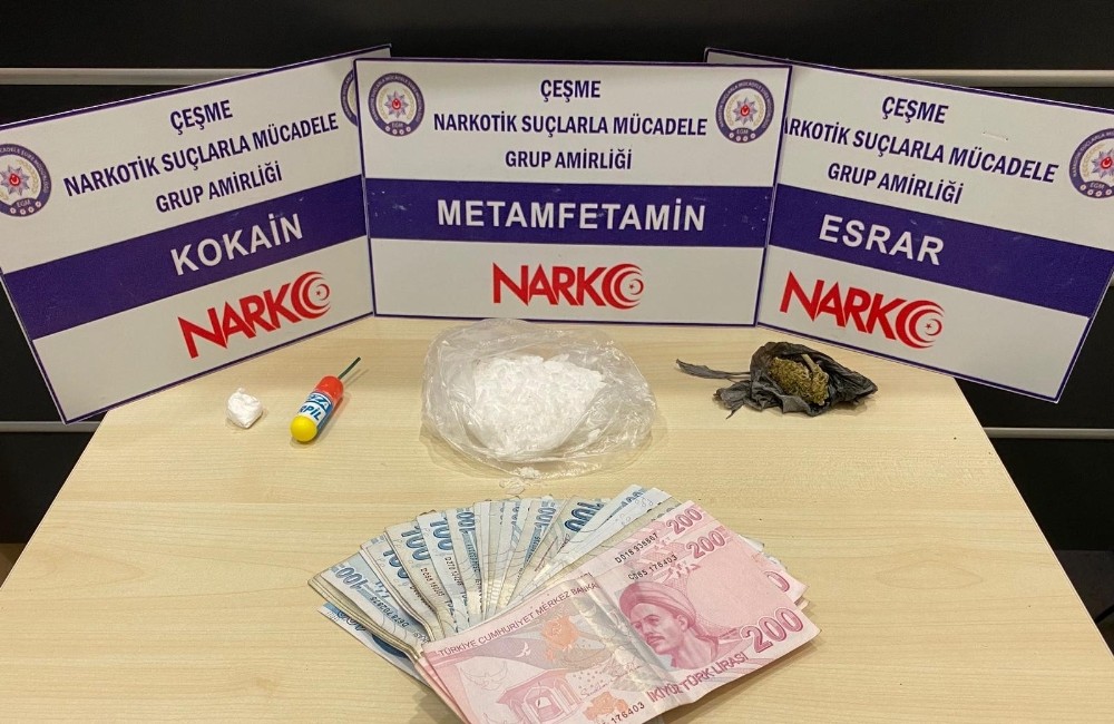 İstanbul’dan Çeşme’ye uyuşturucu getirdiler, polisin takibiyle yakalandılar