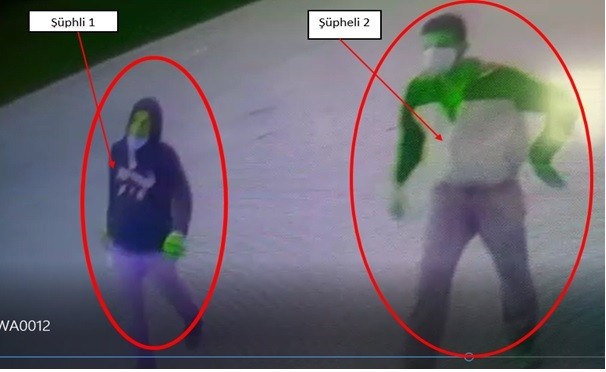 Çelik kasa hırsızları kameralara yakalandı