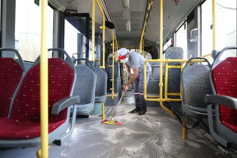 Halk otobüslerinde hijyen ve dezenfeksiyon işlemleri ön planda