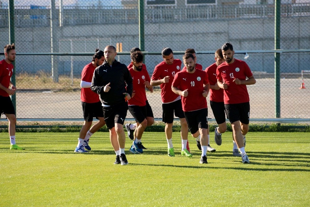 Sivas Belediyespor, günde çift idmanla lige hazırlanıyor ...