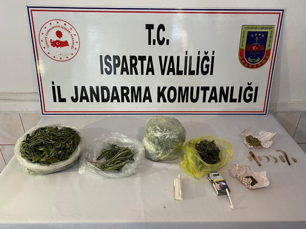 jandarma dan uyusturucu operasyonu 3 gozalti isparta haberleri