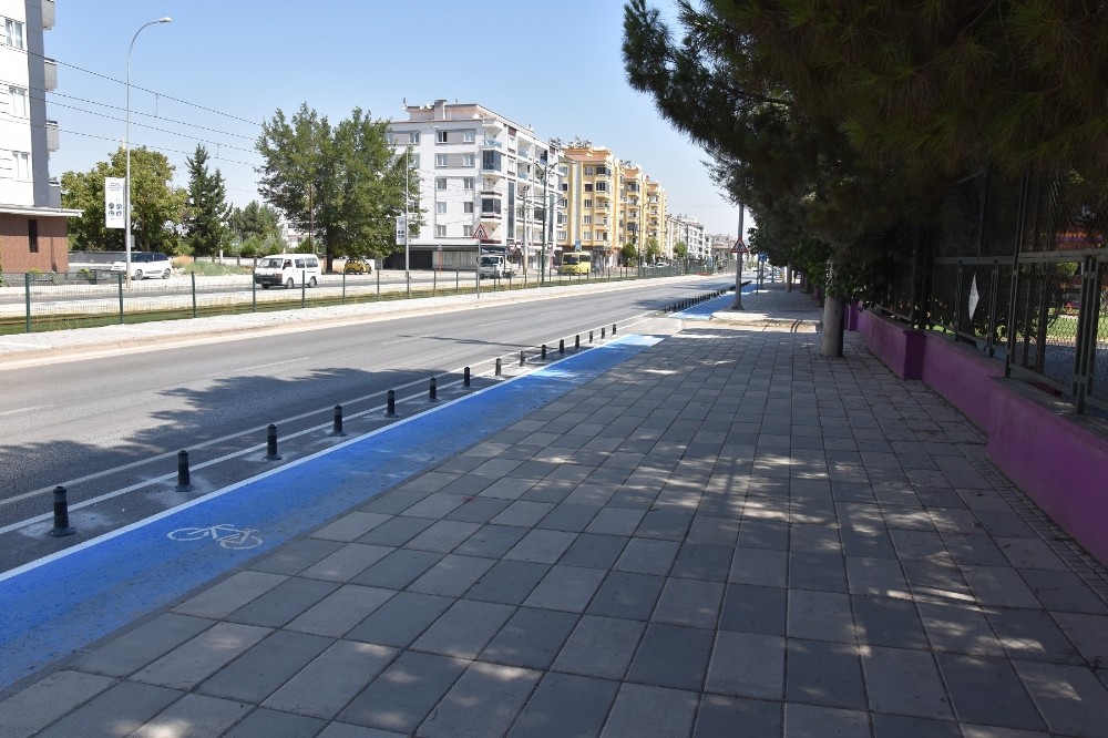 Büyükşehir, sağlıklı bir gelecek için yeni bisiklet yolları yapıyor