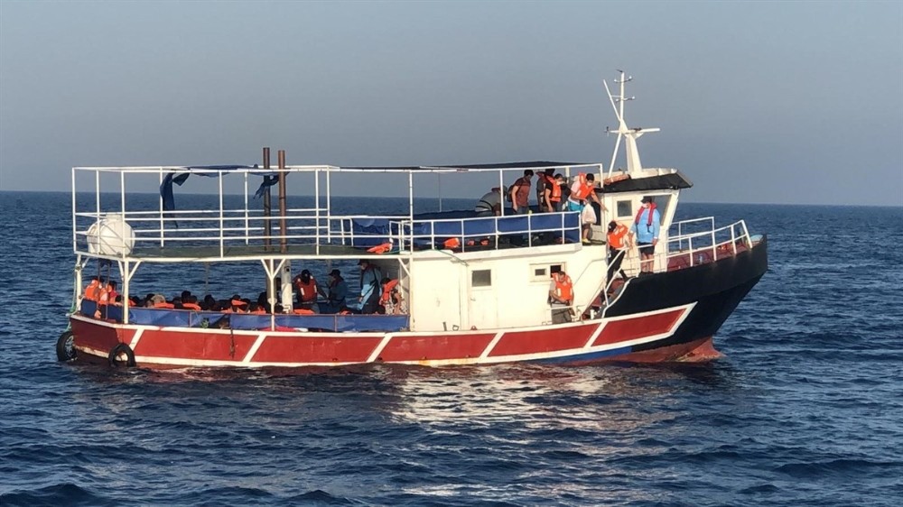 İzmir’de 77 sığınmacı yakalandı