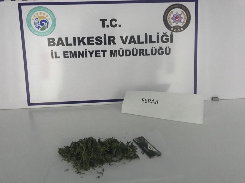 Balıkesir’de Narkotik polisi uyuşturucu satıcılarına göz açtırmıyor